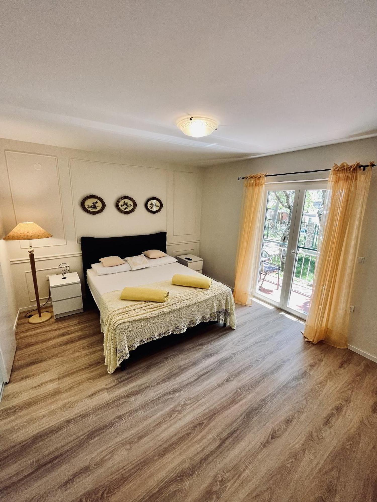 Apartments&rooms with parking space Makarska - 18028 Ruang foto